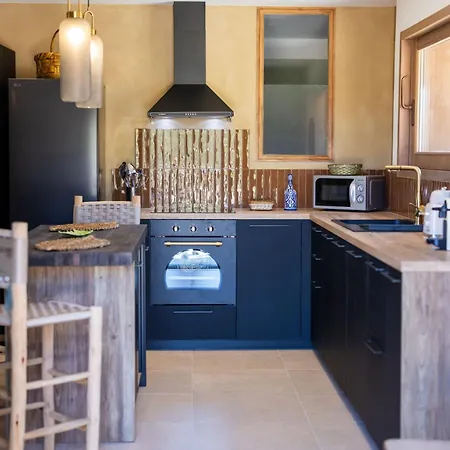 Holiday home Les Bergeries De *