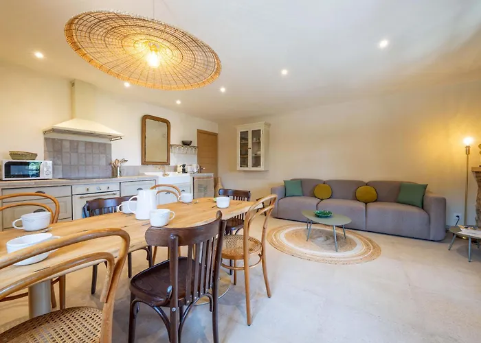 Les Bergeries De 펜션 칼비